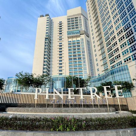 Pinetree Marina Resort Nusajaya  Bagian luar foto