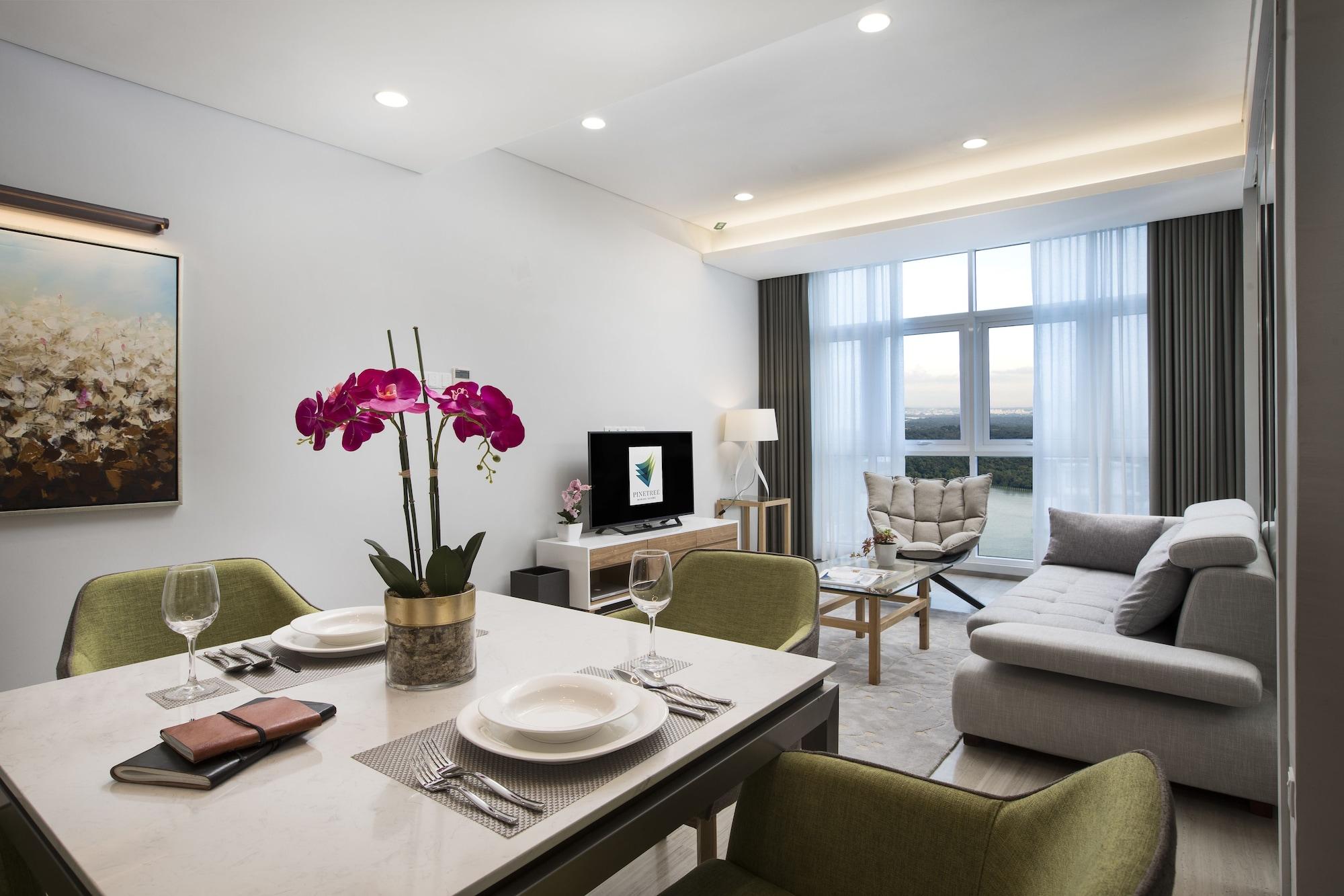 Pinetree Marina Resort Nusajaya  Bagian luar foto