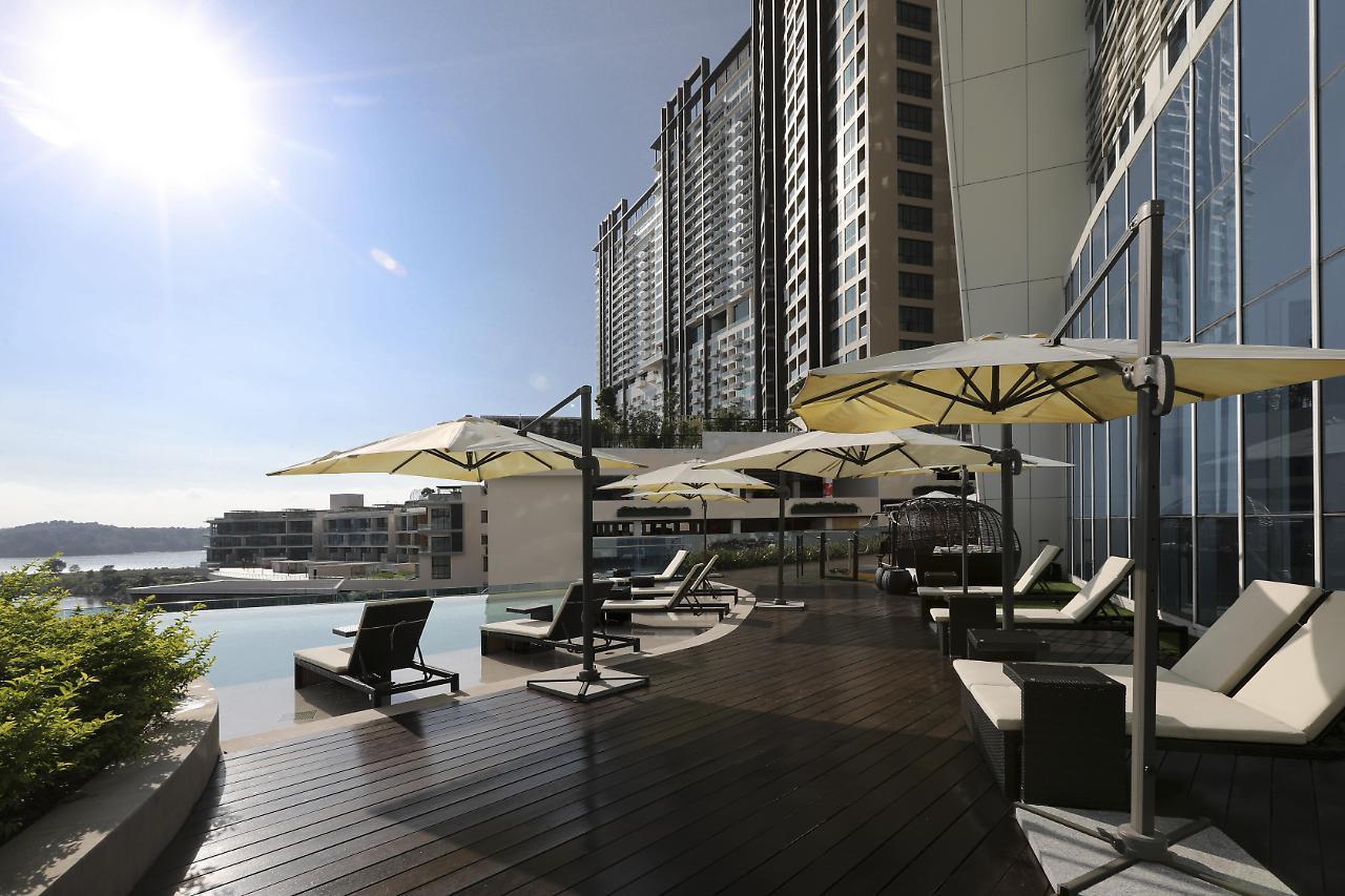Pinetree Marina Resort Nusajaya  Bagian luar foto